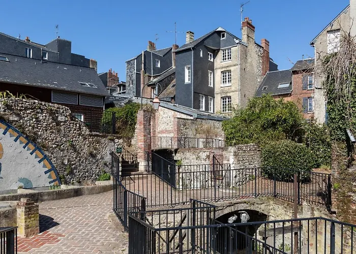 La Mezzanine d\'Au San Pareil - Cosy Flat city center Honfleur